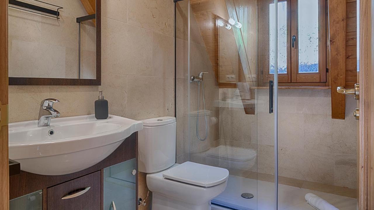 Saplan Real Estate Saubaga Apartment บอสซอสต์ ภายนอก รูปภาพ