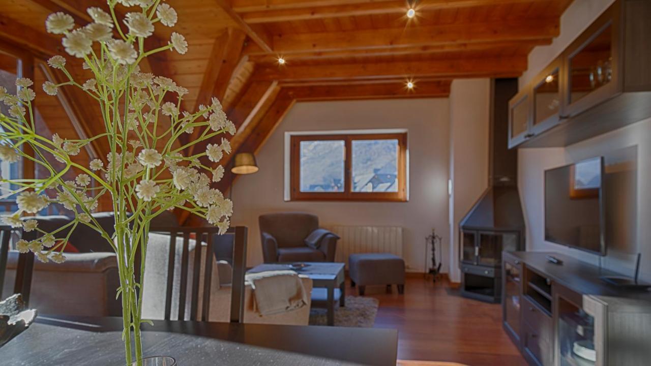 Saplan Real Estate Saubaga Apartment บอสซอสต์ ภายนอก รูปภาพ